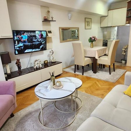 Apartment 88, Self Check-In, Free Parking 斯科普里 外观 照片